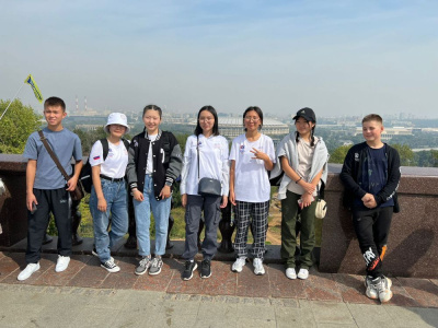 Воспитанница ДШИ г. Мирный принимает участие в Международном форуме /  Мирный Мирнинский Республика Саха (Якутия)