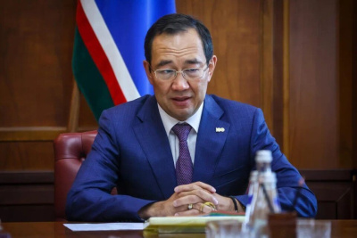 Глава Якутии поручил ускорить строительство объектов по программе переселения из аварийного жилья /    Республика Саха (Якутия)