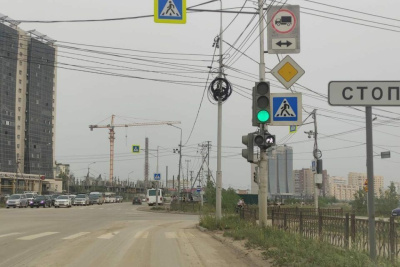 В Якутске устанавливают новые секции сигналов светофора /  Якутск Якутск Республика Саха (Якутия)