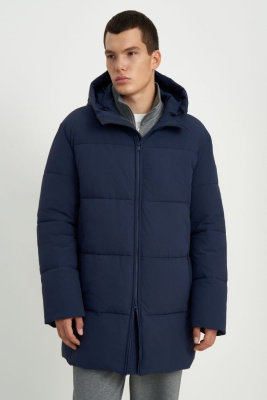 Утепленное стеганое полупальто с капюшоном
