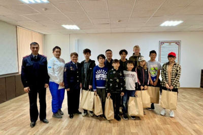 Министр спорта Якутии принял участие в акции «Собери ребенка в школу» /    Республика Саха (Якутия)