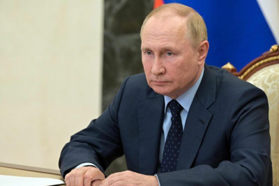 Путин поручил расширить ипотечную программу поддержки строительства индивидуальных домов /    