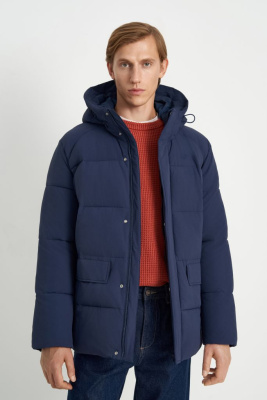 Утепленная куртка с капюшоном