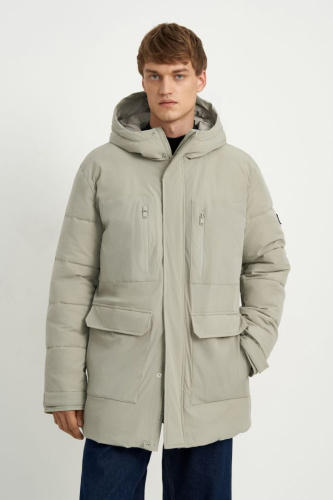 Утепленное полупальто с накладными карманами