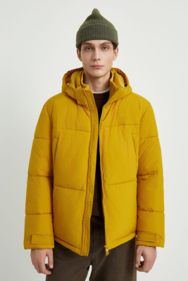 Утепленная куртка со съемным капюшоном