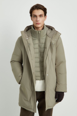 Пуховое полупальто с капюшоном и воротником-стойкой