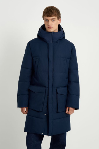 Утепленное пальто с накладными карманами