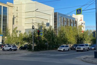 Житель Якутска помог обезопасить перекресток в центре города / ЯСИА   