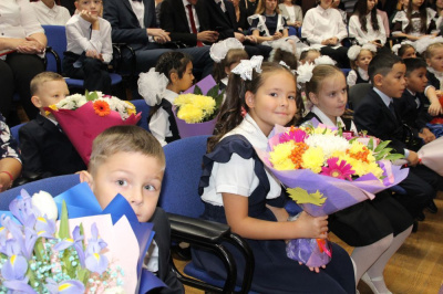 В школах района прозвенел первый звонок /  Мирный Мирнинский Республика Саха (Якутия)