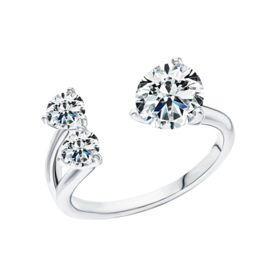 Серебряное кольцо с фианитами