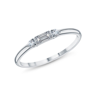 Золотое кольцо с бриллиантами выращенными