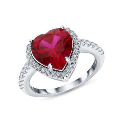 Серебряное кольцо с фианитами и корундом синтетическим