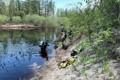 В Усть-Майском районе обнаружена лодка, с которой пропала сотрудница Роспотребнадзора /   Усть-Майский Республика Саха (Якутия)