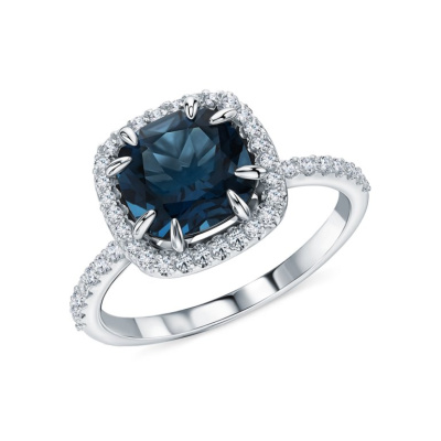 Золотое кольцо с бриллиантами природными и топазами природными