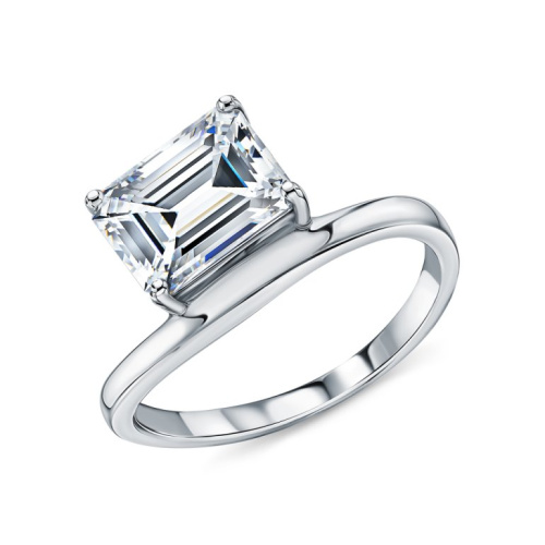 Серебряное кольцо с фианитами