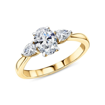 Золотое кольцо с бриллиантами выращенными