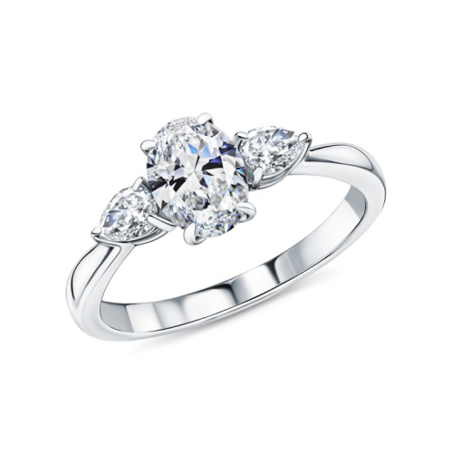 Золотое кольцо с бриллиантами выращенными