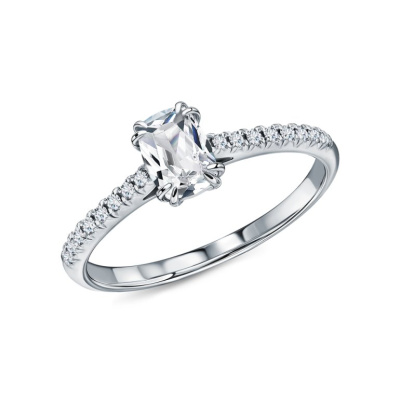 Золотое кольцо с бриллиантами выращенными