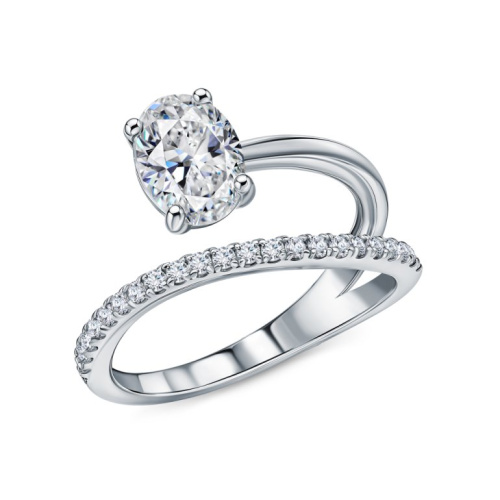 Серебряное кольцо с муассанитами