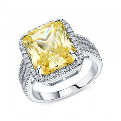 Серебряное кольцо с фианитами