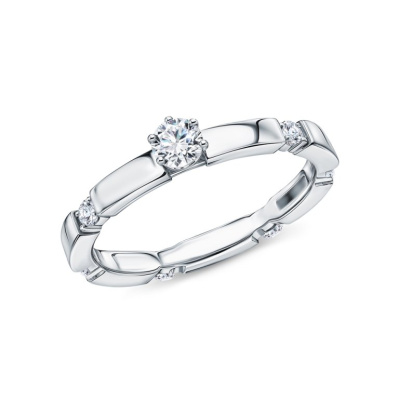 Золотое кольцо с бриллиантами природными