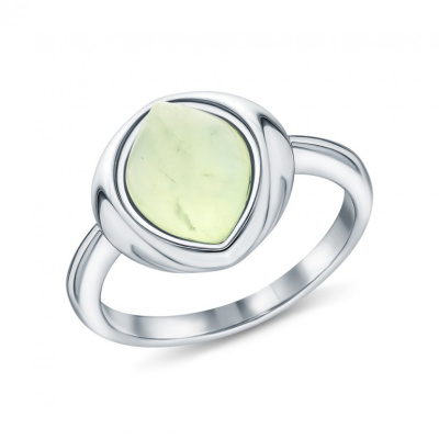 Серебряное кольцо с хризолитом природным