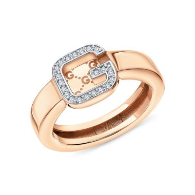 Золотое кольцо с фианитами