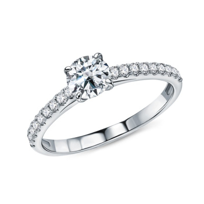 Золотое кольцо с бриллиантами выращенными