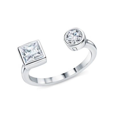 Серебряное кольцо с фианитами