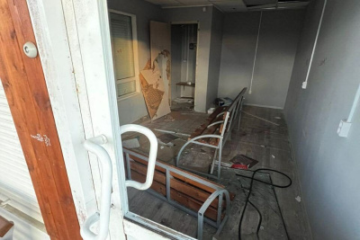 В Якутске вандалы разгромили теплую остановку /  Якутск Якутск Республика Саха (Якутия)