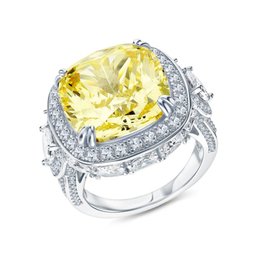 Серебряное кольцо с фианитами