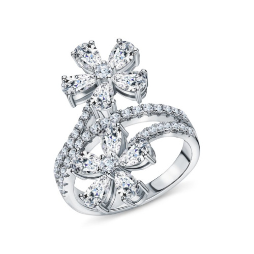 Серебряное кольцо с фианитами