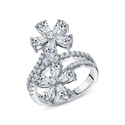 Серебряное кольцо с фианитами