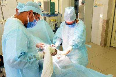 Якутский ожоговый центр стал применять современный аппарат, позволяющий быстрее лечить раны /  Якутск Якутск Республика Саха (Якутия)