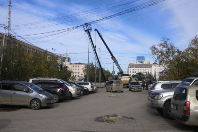 Фото и видео: последствия сильного ветра в Якутске /  Якутск Якутск Республика Саха (Якутия)
