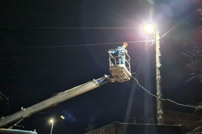 Энергетики устраняют последствия порывистого ветра в Якутске /  Якутск Якутск Республика Саха (Якутия)