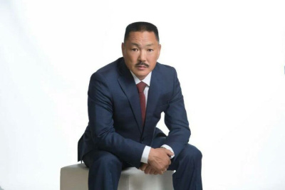 Единоросс Алексей Иннокентьев переизбран главой Нюрбинского района /   Нюрбинский Республика Саха (Якутия)