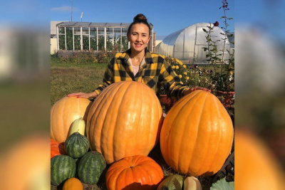 Фотофакт: жительница Хангаласского района вырастила 40-килограммовую тыкву /   Хангаласский Республика Саха (Якутия)