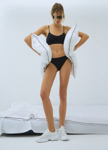 Базовые бесшовные трусы-брифы, Черный