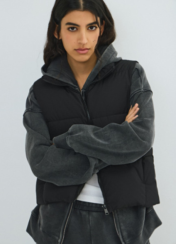 Утеплённый жилет, Черный