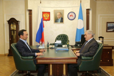 Айсен Николаев провел рабочую встречу с Вячеславом Штыровым /    