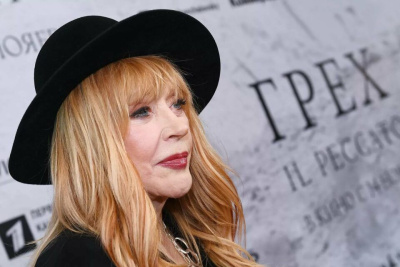 МВД проверит Аллу Пугачеву на дискредитацию армии России /    