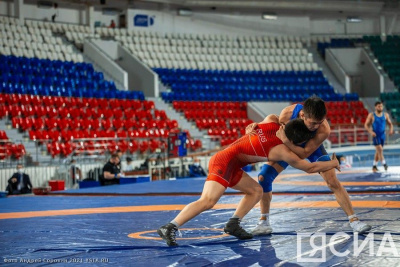 Пятнадцать борцов представят Якутию на первенстве России среди юниоров /    Республика Саха (Якутия)