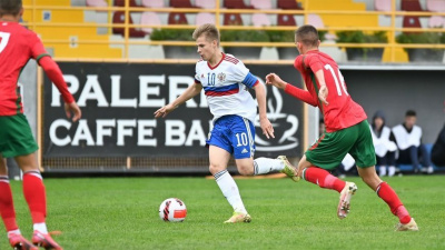 Якутянин Артем Соколов сыграл в победном матче сборной России по футболу /    Республика Саха (Якутия)