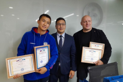 Чемпиону Европы по боевому самбо из Якутии вручили 300 тысяч рублей /    Республика Саха (Якутия)