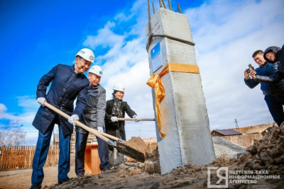 Первую сваю нового детсада установили в Хангаласском районе Якутии /   Хангаласский Республика Саха (Якутия)
