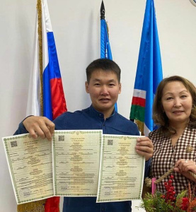 Тройняшки родились в семье из Верхневилюйского района Якутии /   Верхневилюйский Республика Саха (Якутия)