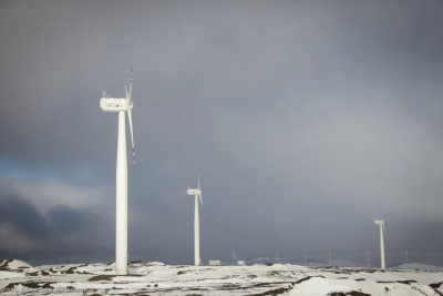 Ветродизельный комплекс в Тикси снизил зависимость поселка от привозного топлива /    