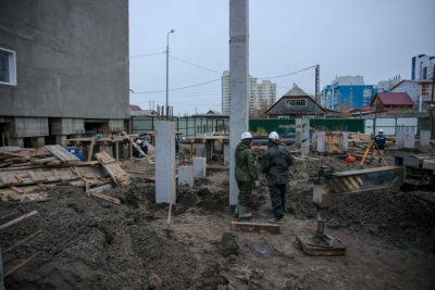 Первую сваю будущего 55-квартирного дома на 12 этажей установили в Якутске /  Якутск Якутск Республика Саха (Якутия)