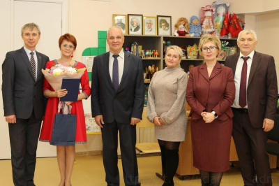Дошкольных работников поздравили с праздником /  Мирный Мирнинский Республика Саха (Якутия)